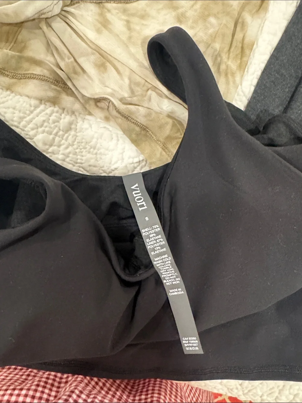 Vuori Black Cropped Tank with Neutral Tie-Dye Top and Charcoal Tank